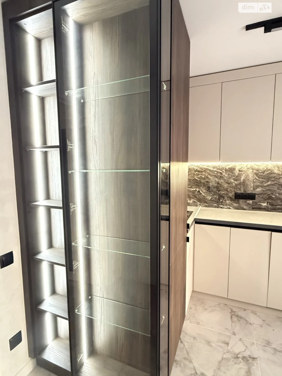 Sale of Apartment in Tarasivsky Street