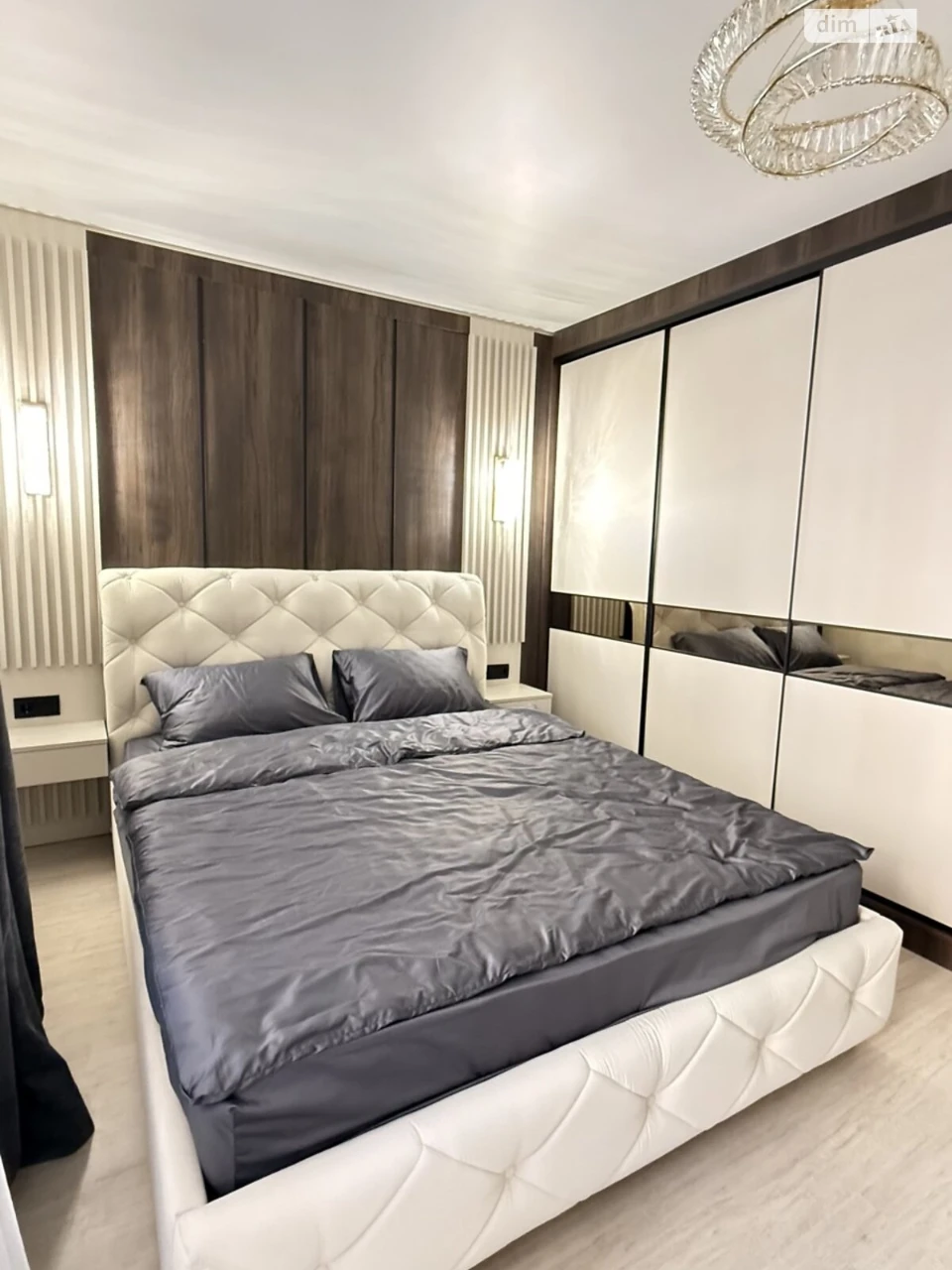 Sale of Apartment in Tarasivsky Street