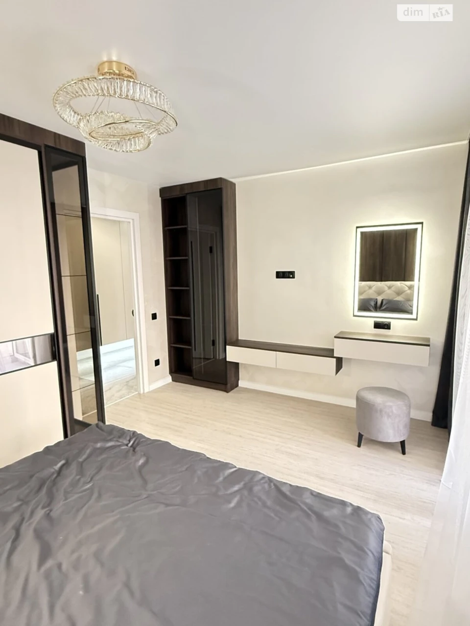 Sale of Apartment in Tarasivsky Street