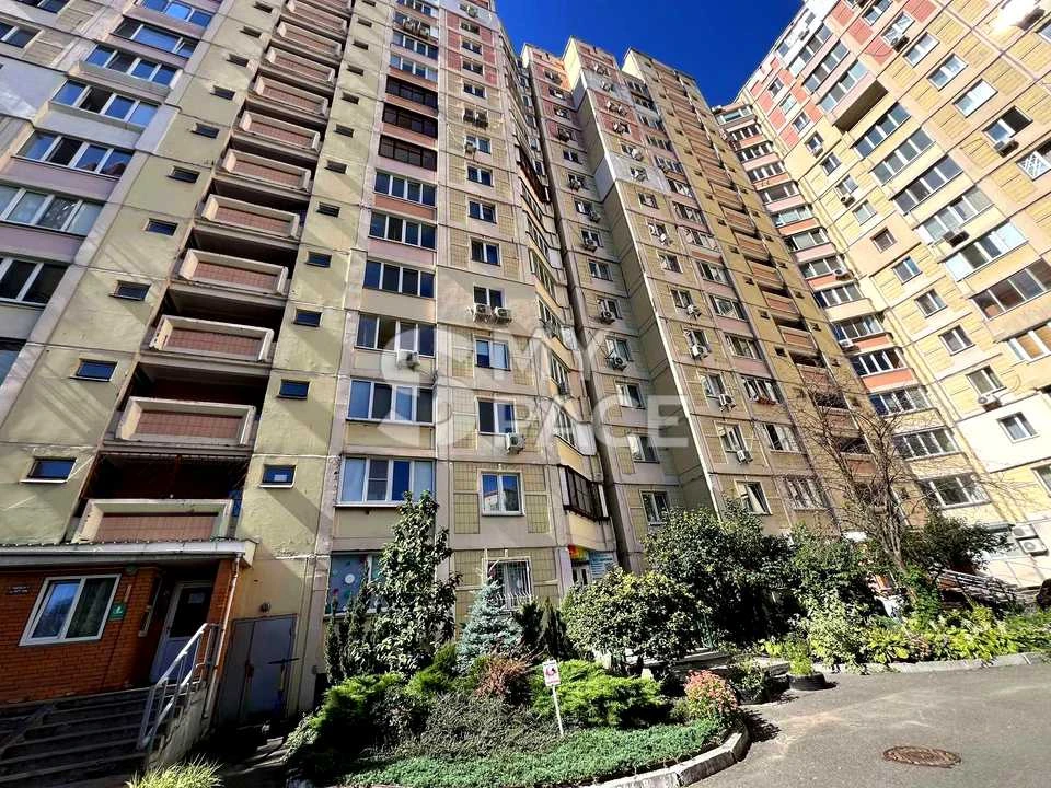Apartment. Eugene Konovalets Street, Kyiv