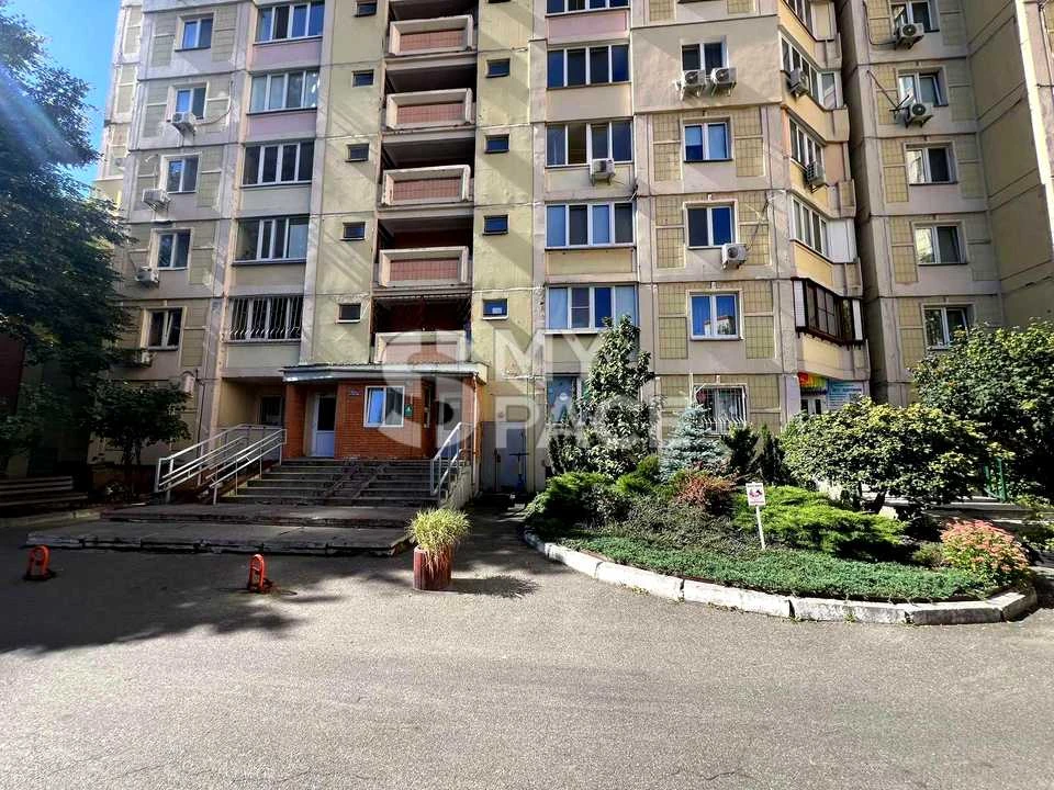 Apartment. Eugene Konovalets Street, Kyiv