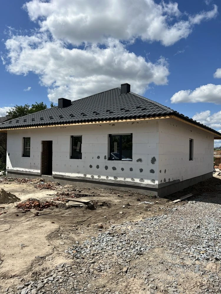 Sale of a modern one-story house in a good area