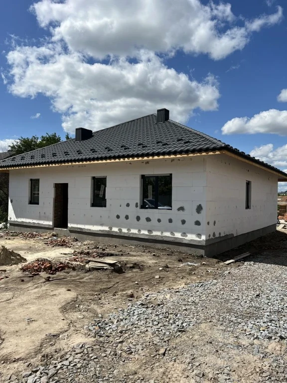 Sale of a modern one-story house in a good area