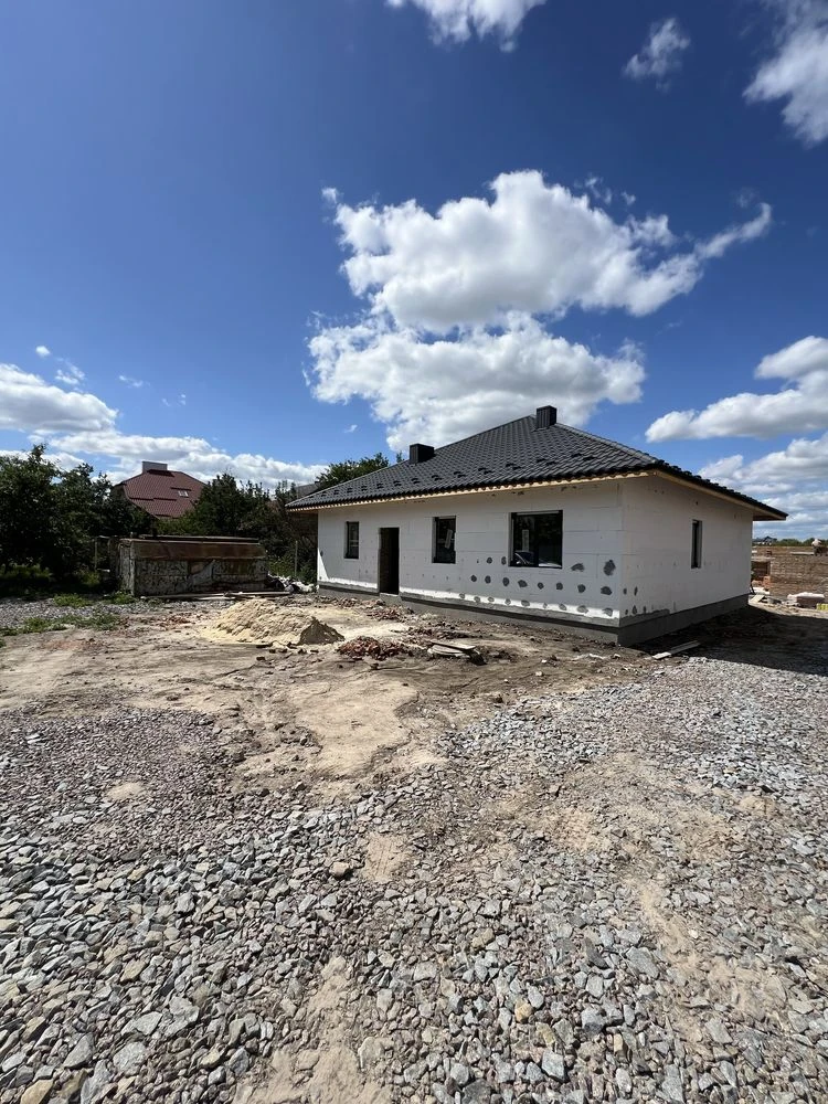 Sale of a modern one-story house in a good area