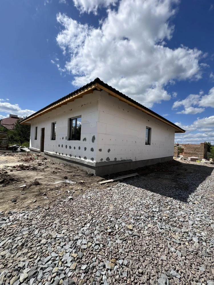 Sale of a modern one-story house in a good area