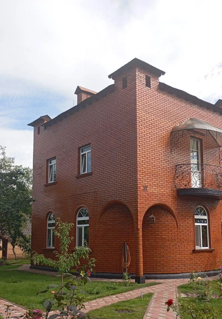Продається 2 пов будинок, 6 соток Берковець (Академмістечко)