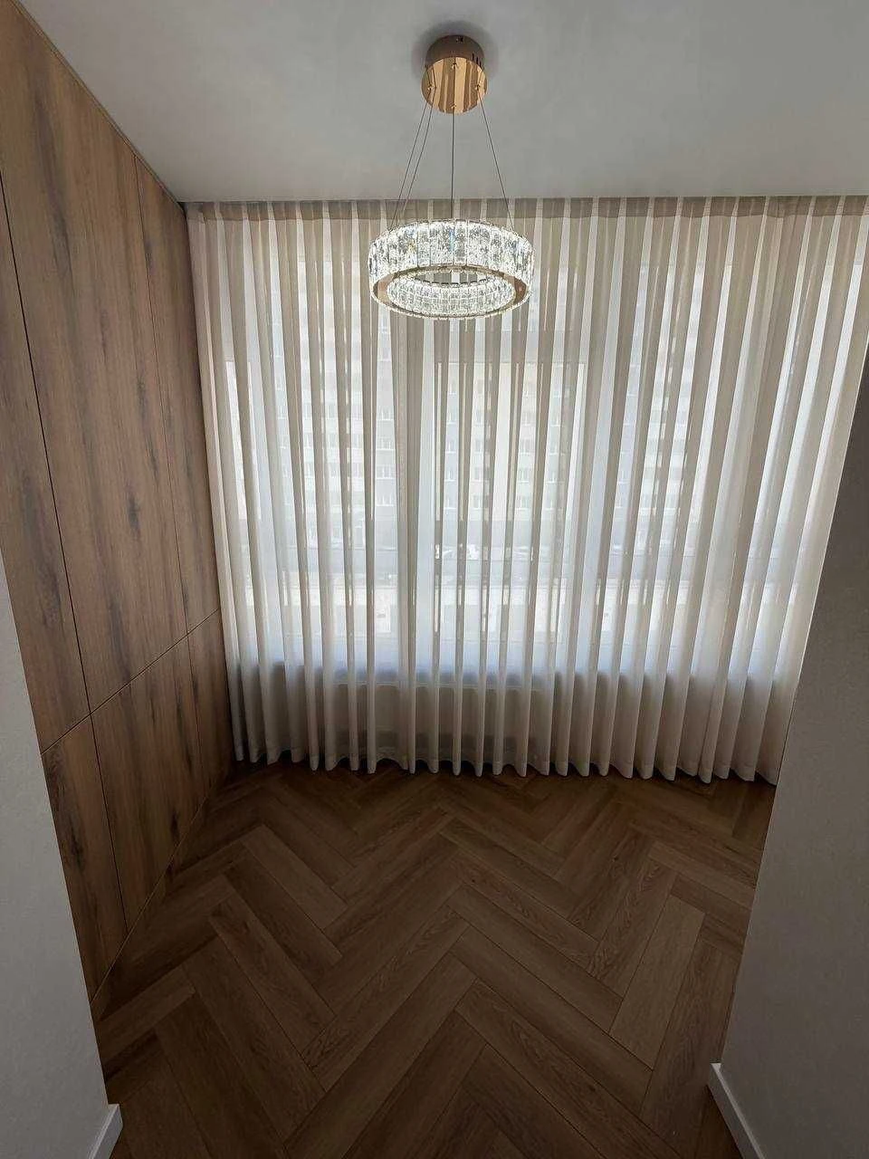 Sale of a 2-bedroom apartment 75 m² with designer renovation in a complex from R
