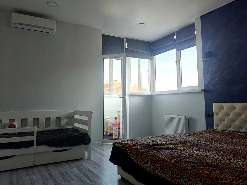 Apartment. Dragomanoho Street, Kyiv