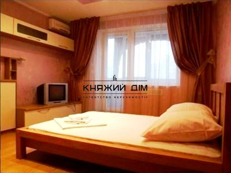 Apartment. Kyiv, Zolotoustyevska st.