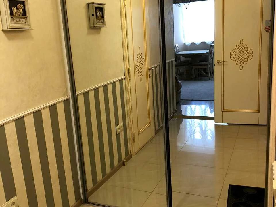 Квартира. Киев, улица Михаила Гришка