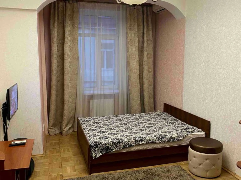 Apartment. Address: Antonovicha Avenue, Kyiv