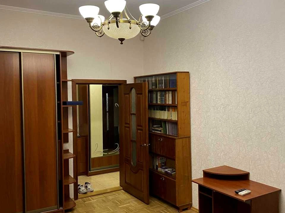 Apartment. Address: Antonovicha Avenue, Kyiv