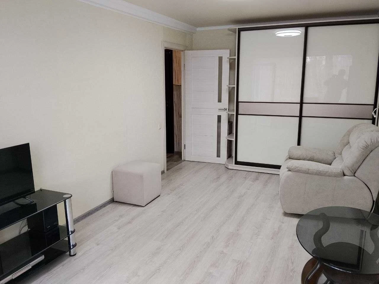1-room apartment for sale, Vydradni Prospect 38 B, not a guest house