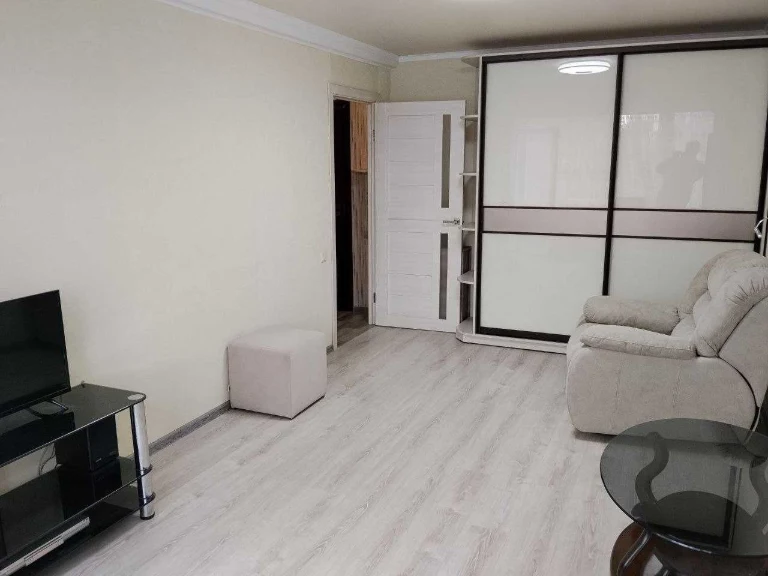 1-room apartment for sale, Vydradni Prospect 38 B, not a guest house