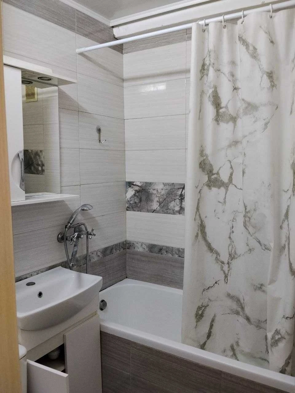 1-room apartment for sale, Vydradni Prospect 38 B, not a guest house