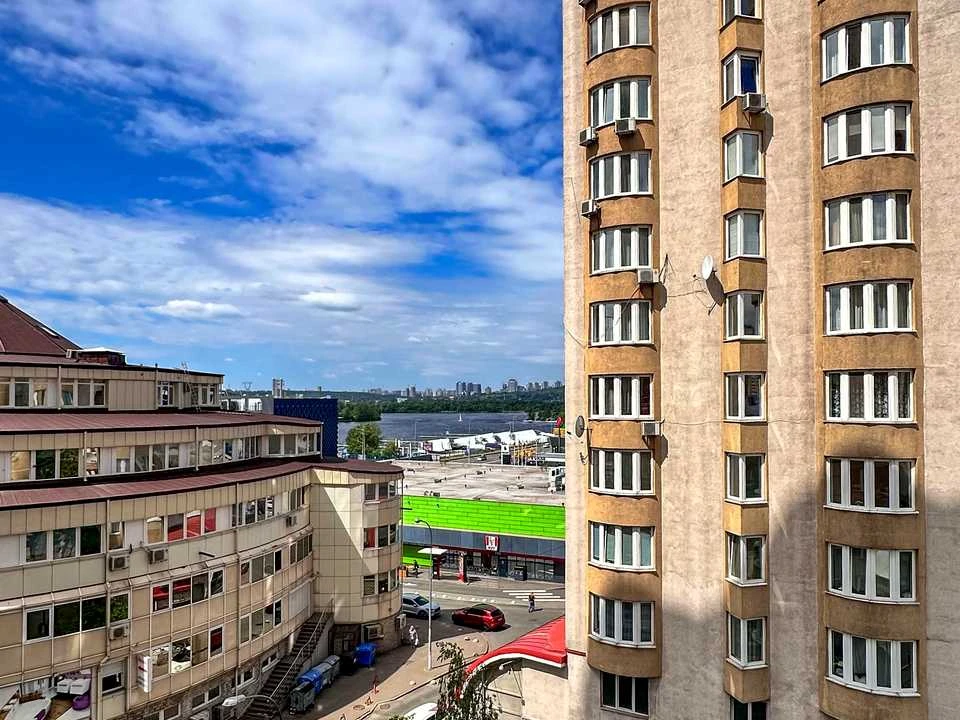 Квартира. Київ, Дніпровська набережна вул.