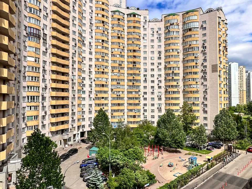 Квартира. Київ, Дніпровська набережна вул.