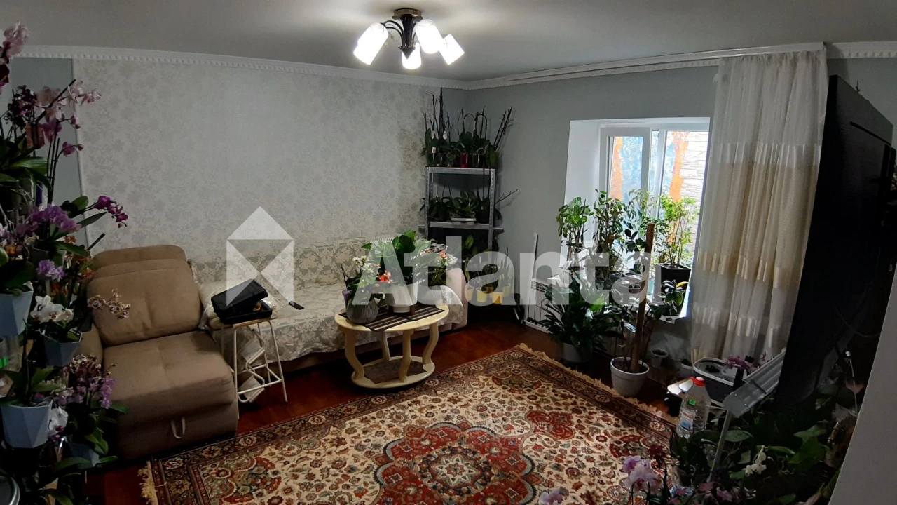 Готовий будинок з ландшафтним дизайном на Черемушках (Бреуса/Скв)