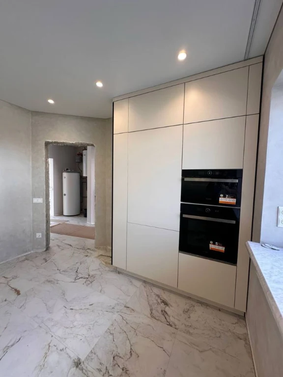 Продаж котеджу 100 м² з ремонтом, терасою та ділянкою 1,5 со