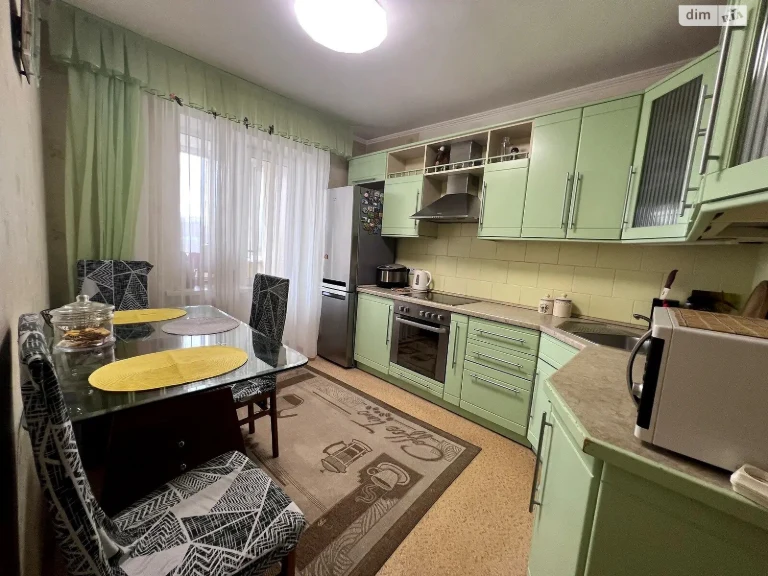 Long-Term Rental Apartment, Poczynki