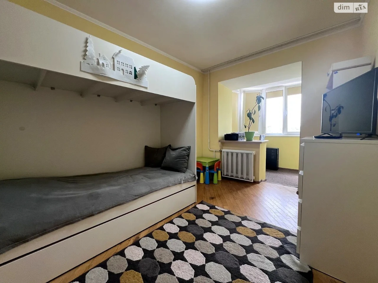 Long-Term Rental Apartment, Poczynki