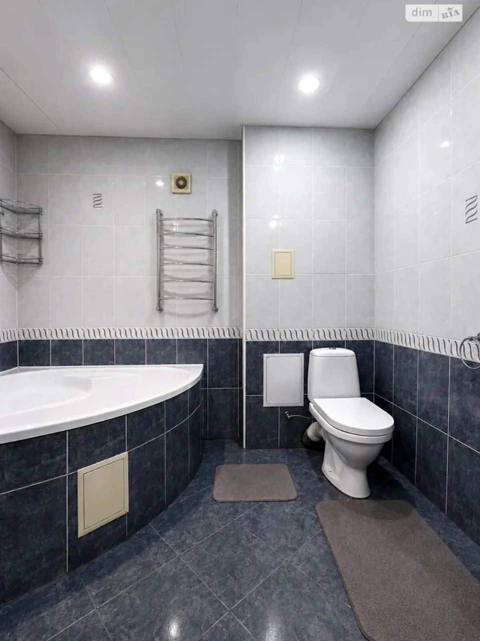 Long-Term Rental Apartment, Poczynki