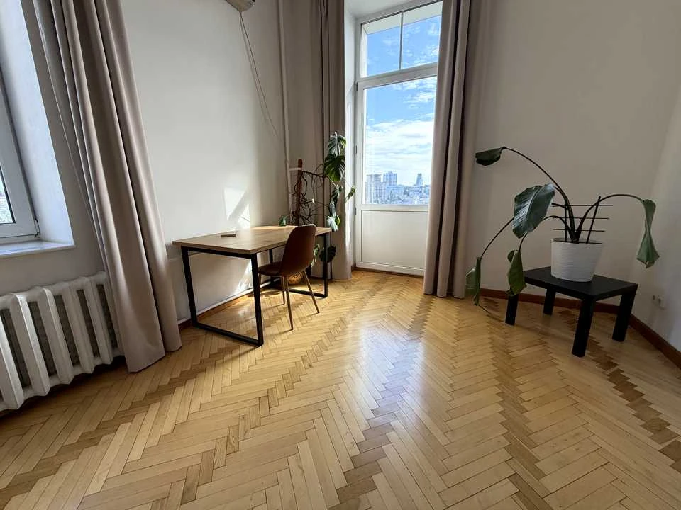 Apartment. Mikhailivsky Street, Kyiv