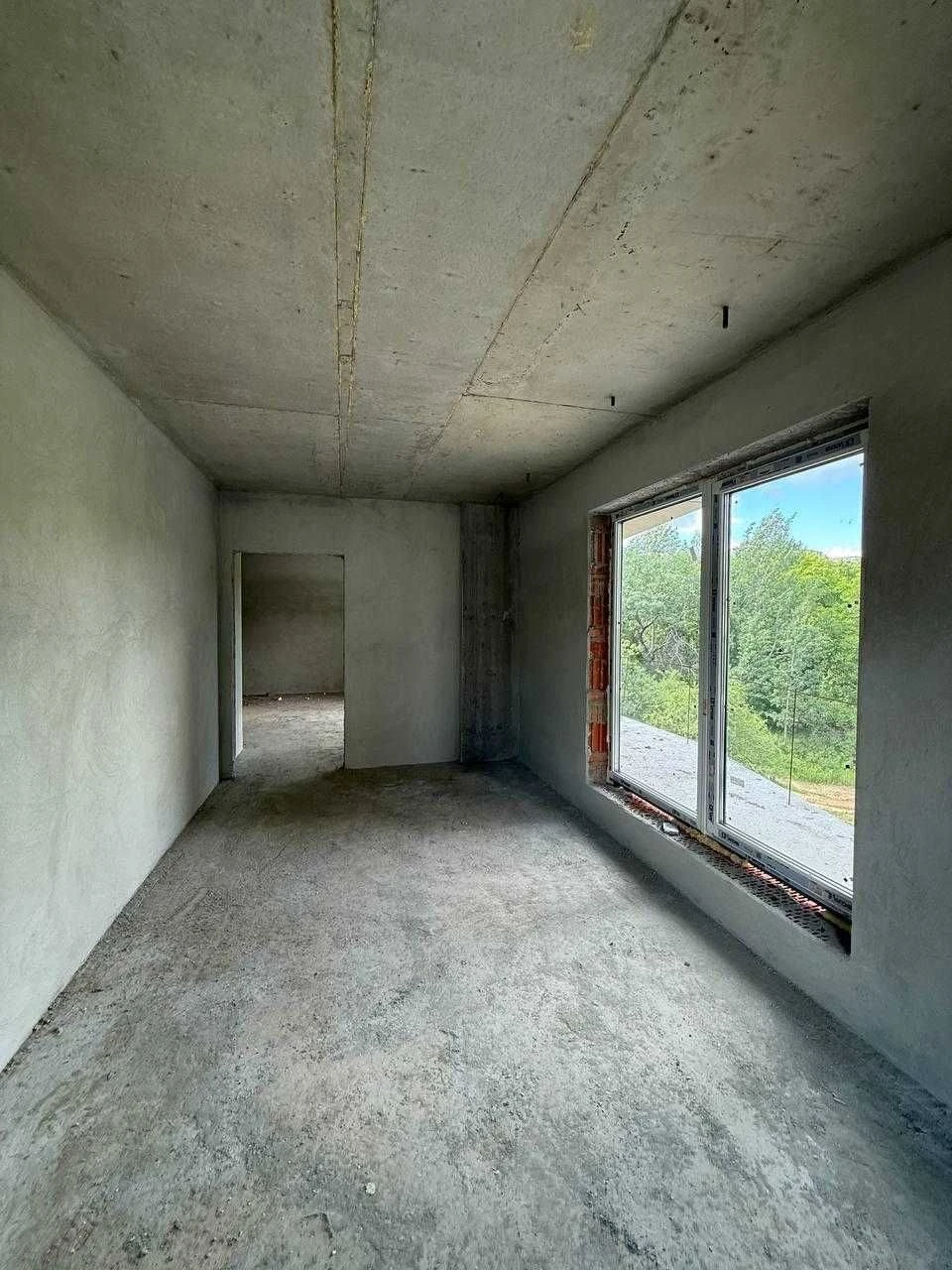 Sale of a 1-bedroom apartment with a terrace in the Holosko Residents residential complex
