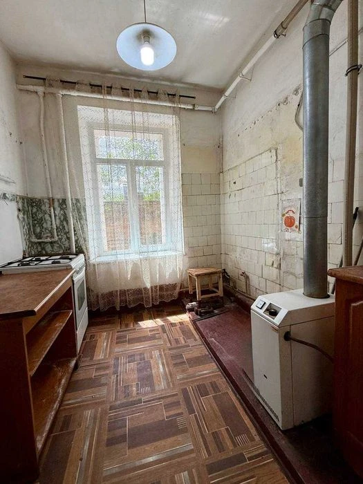 Two-room apartment for sale. Old window market