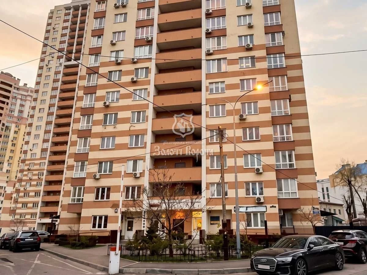 Apartment, 2 rooms. Un renovated. Krakowska, 27, Socmist, Dnipro