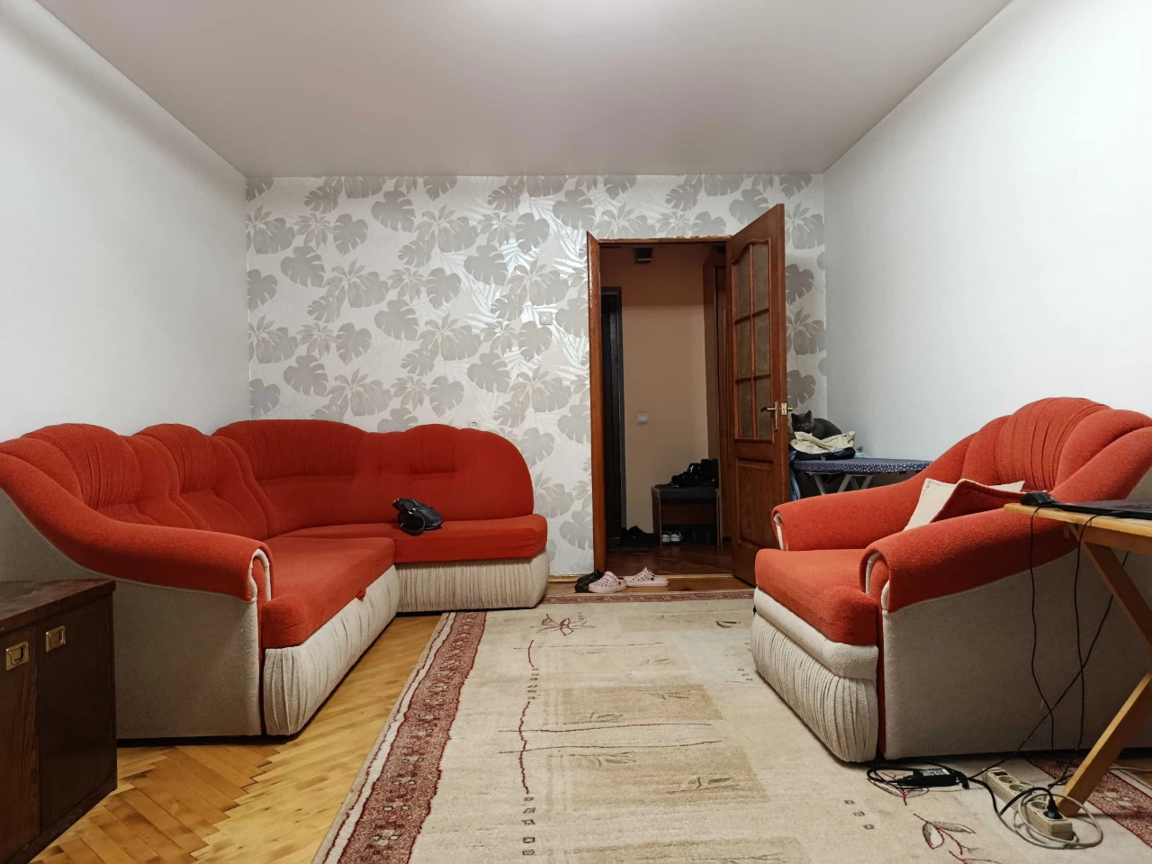 Продаж 1-кімнатної квартири з меблями і побутовою технікою п