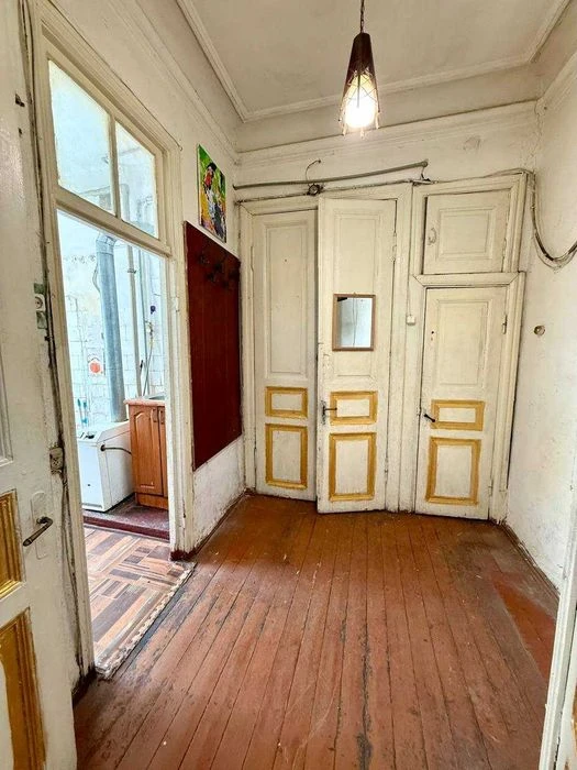 Two-room apartment for sale. Old window market