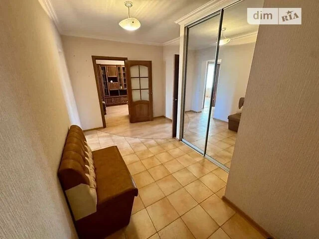 Sale of 3-room apartment 84.3 sq. m. on Salyutna St. 42/46 • ID 345