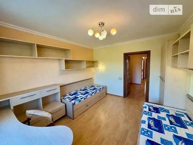 Sale of 3-room apartment 84.3 sq. m. on Salyutna St. 42/46 • ID 345