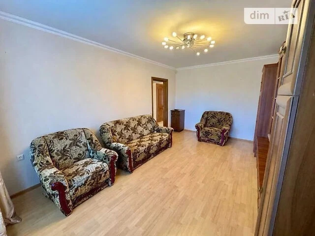 Sale of 3-room apartment 84.3 sq. m. on Salyutna St. 42/46 • ID 345