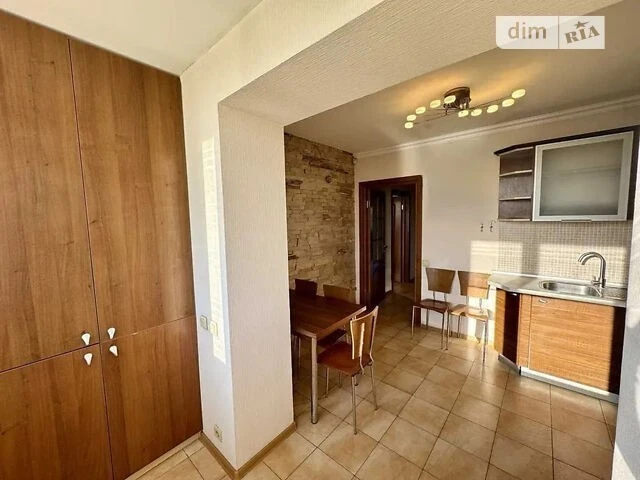 Sale of 3-room apartment 84.3 sq. m. on Salyutna St. 42/46 • ID 345