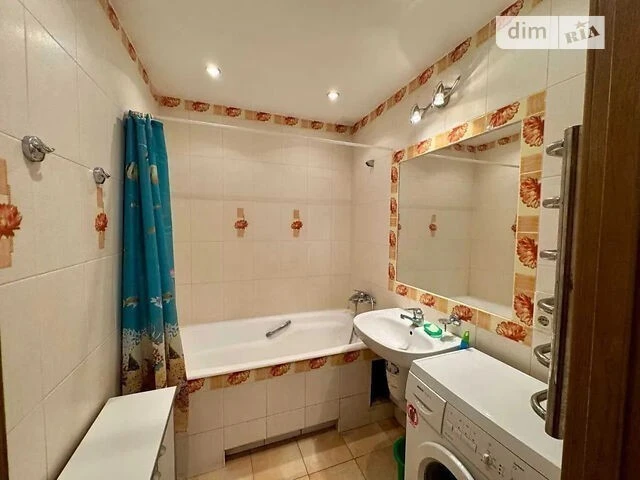 Sale of 3-room apartment 84.3 sq. m. on Salyutna St. 42/46 • ID 345