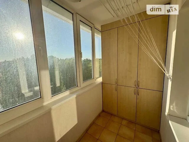 Sale of 3-room apartment 84.3 sq. m. on Salyutna St. 42/46 • ID 345