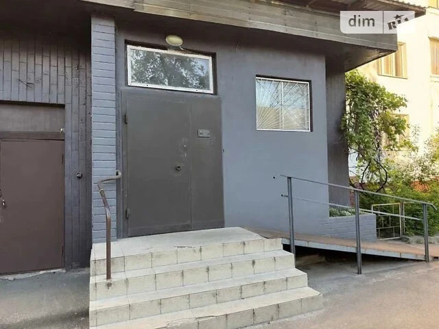Sale of 3-room apartment 84.3 sq. m. on Salyutna St. 42/46 • ID 345