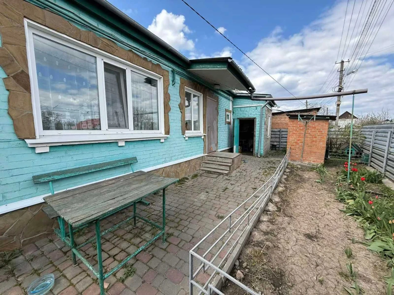 Продаж частини будинку Окремий двір 80 м2 4 сотки + гараж По