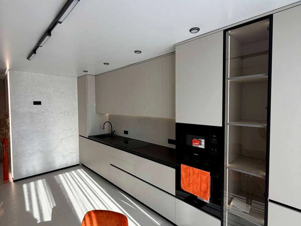 Apartment. Ivano-Frankivsk, Khimikiv St.
