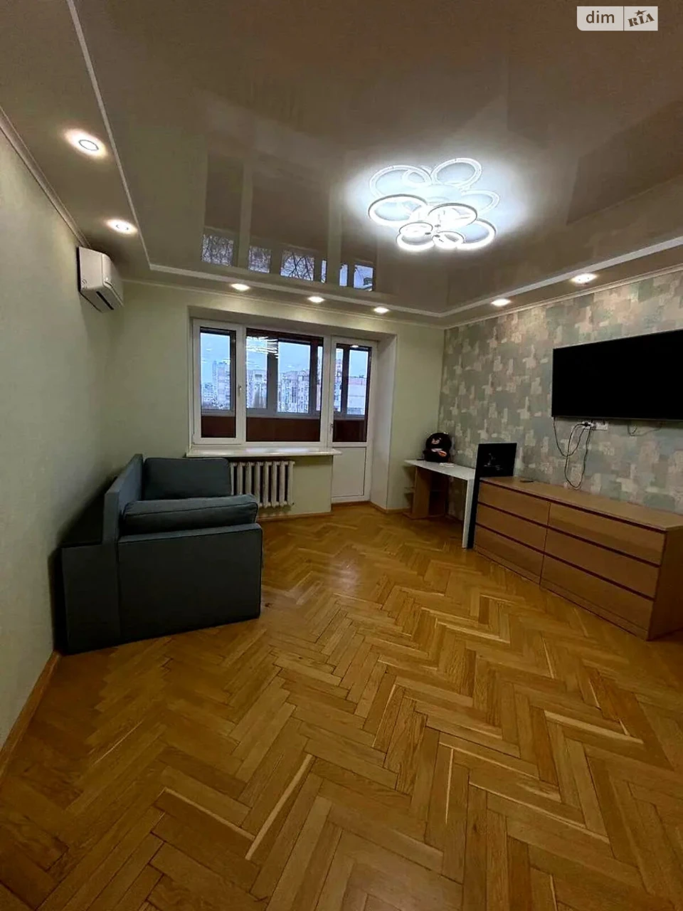 Long-Term Rental Apartment on the Left Bank