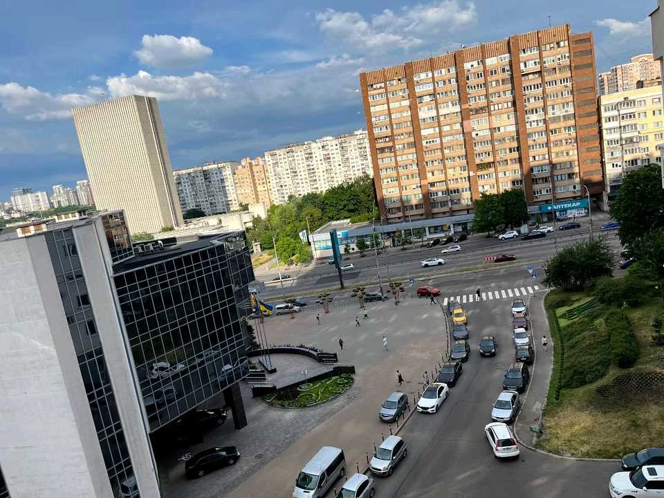 Apartment. Demіїvska St.