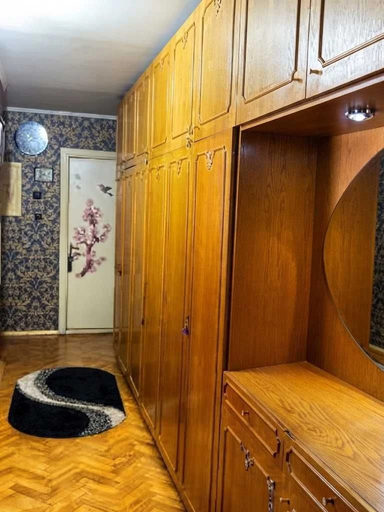 Продажа 3-комнатной квартиры на улице Линкольна