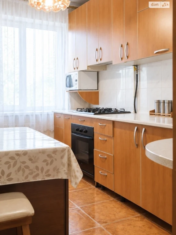 Apartment for Sale: Холодильна Street 75, Karavan