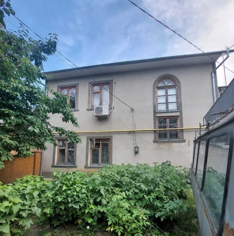 Продам домоволодіння з двох будинків у Годилові, вул. Яблуні