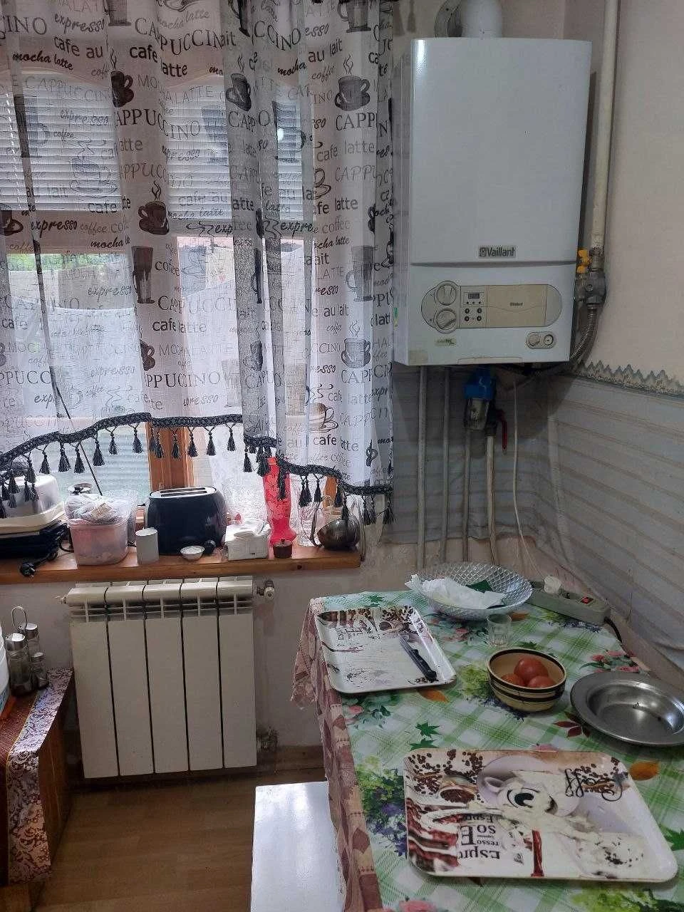 Продам домоволодіння з двох будинків у Годилові, вул. Яблуні