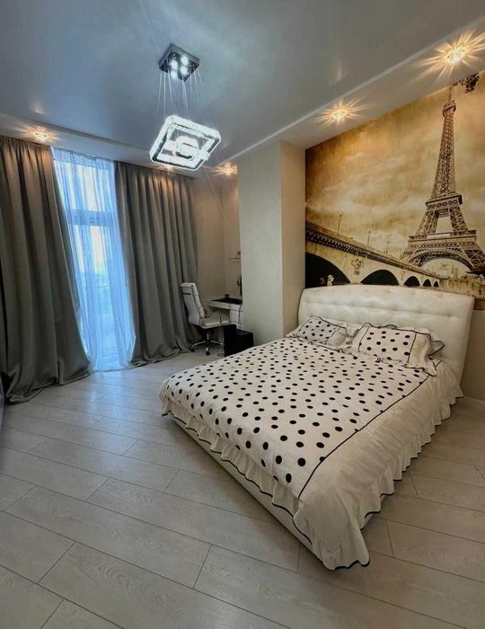 Luxury 3-room apartment for sale in the Ultra Botanical Garden Pa residential complex