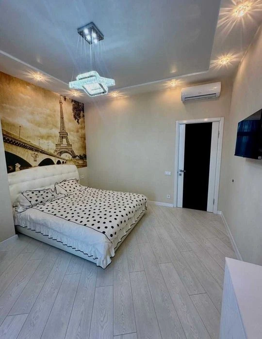 Luxury 3-room apartment for sale in the Ultra Botanical Garden Pa residential complex
