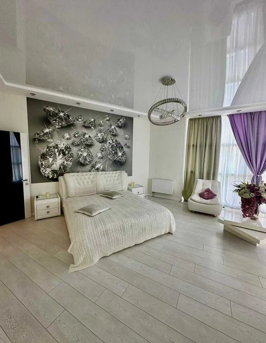 Luxury 3-room apartment for sale in the Ultra Botanical Garden Pa residential complex